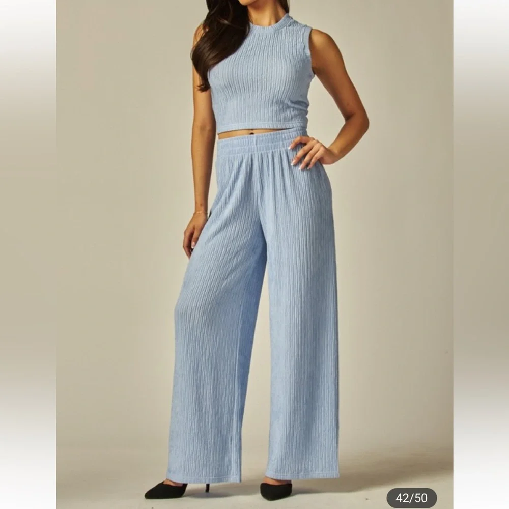 Women's Blue Wide Leg Pants/Crop Top Set, size Medium, NWT